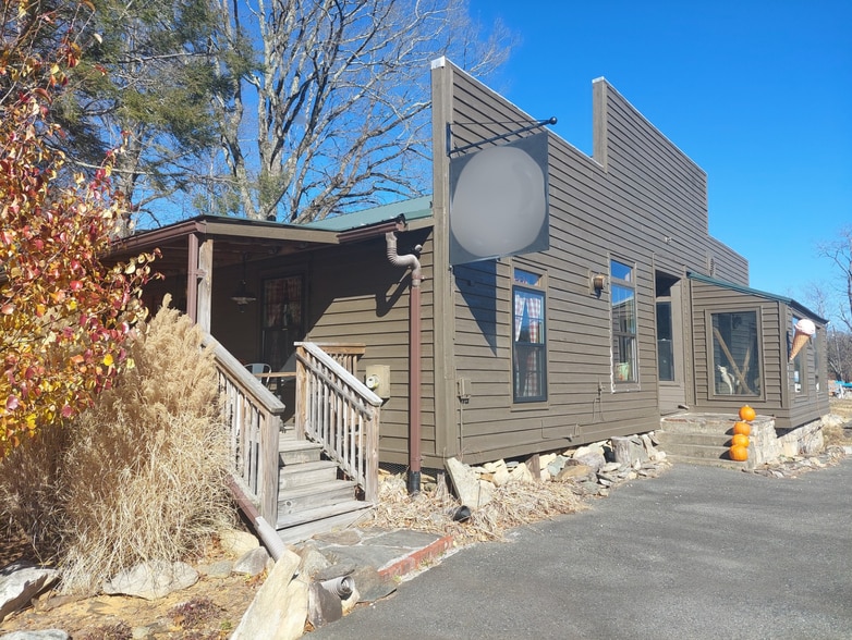 10884 Nc Highway 105 S, Banner Elk, NC for sale - Building Photo - Image 1 of 28