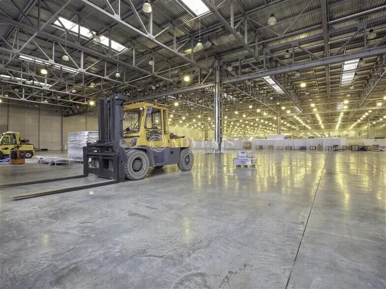 Flex in Bernolsheim for lease - Interior Photo - Image 1 of 1