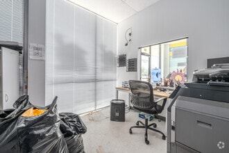 3220 Kirby Dr, Pearland, TX for lease Interior Photo- Image 2 of 27