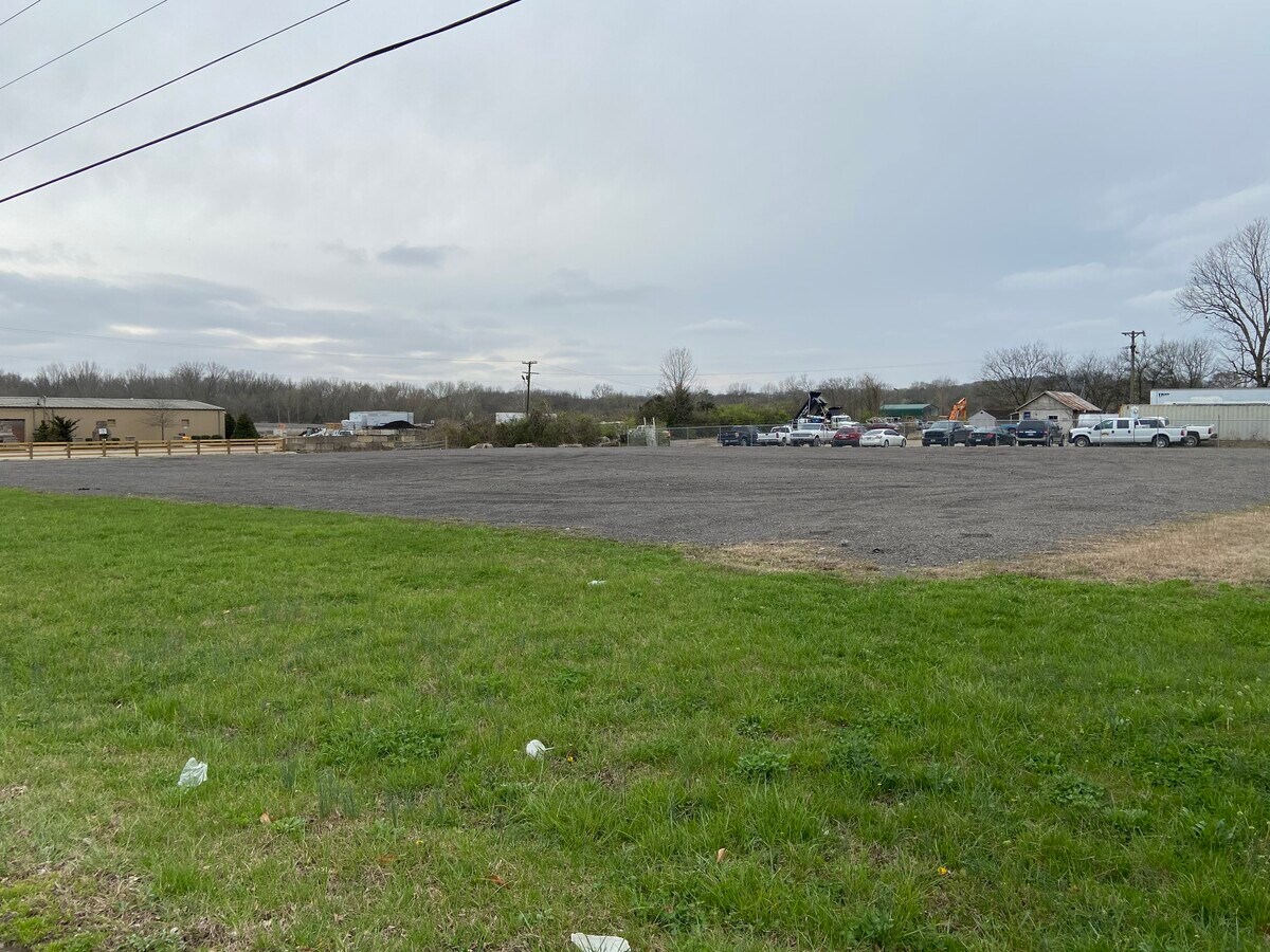 110 Center Point Rd, Hendersonville, TN 37075