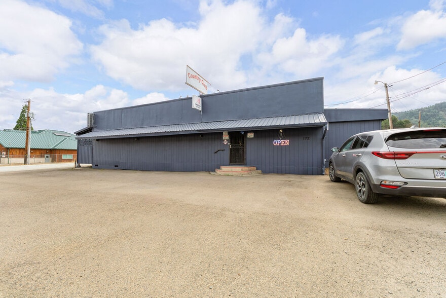 125 Opresik Ln, Myrtle Creek, OR for sale - Building Photo - Image 2 of 33