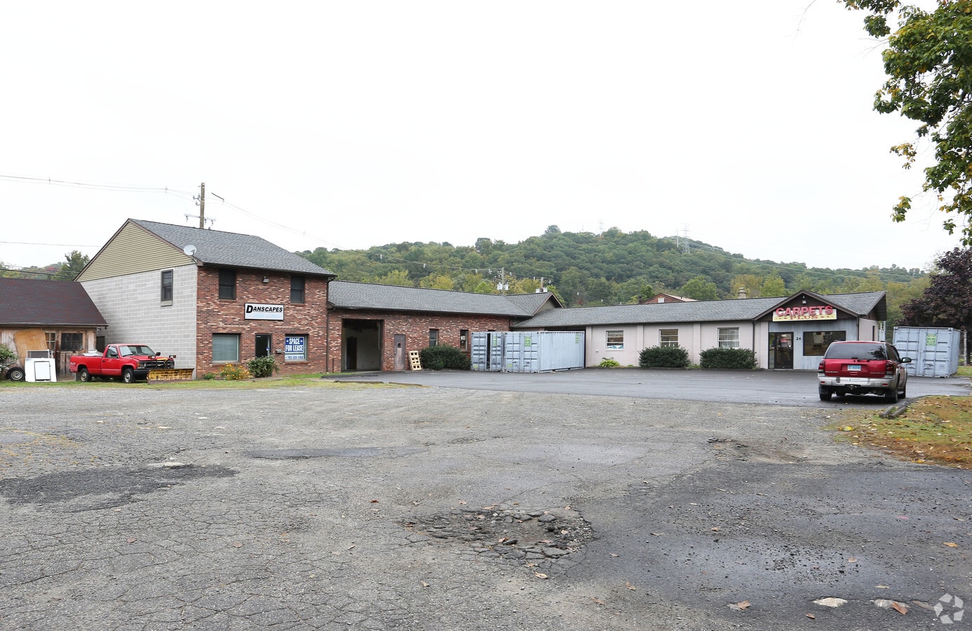 2224 Falls Ave, Waterbury, CT 06708