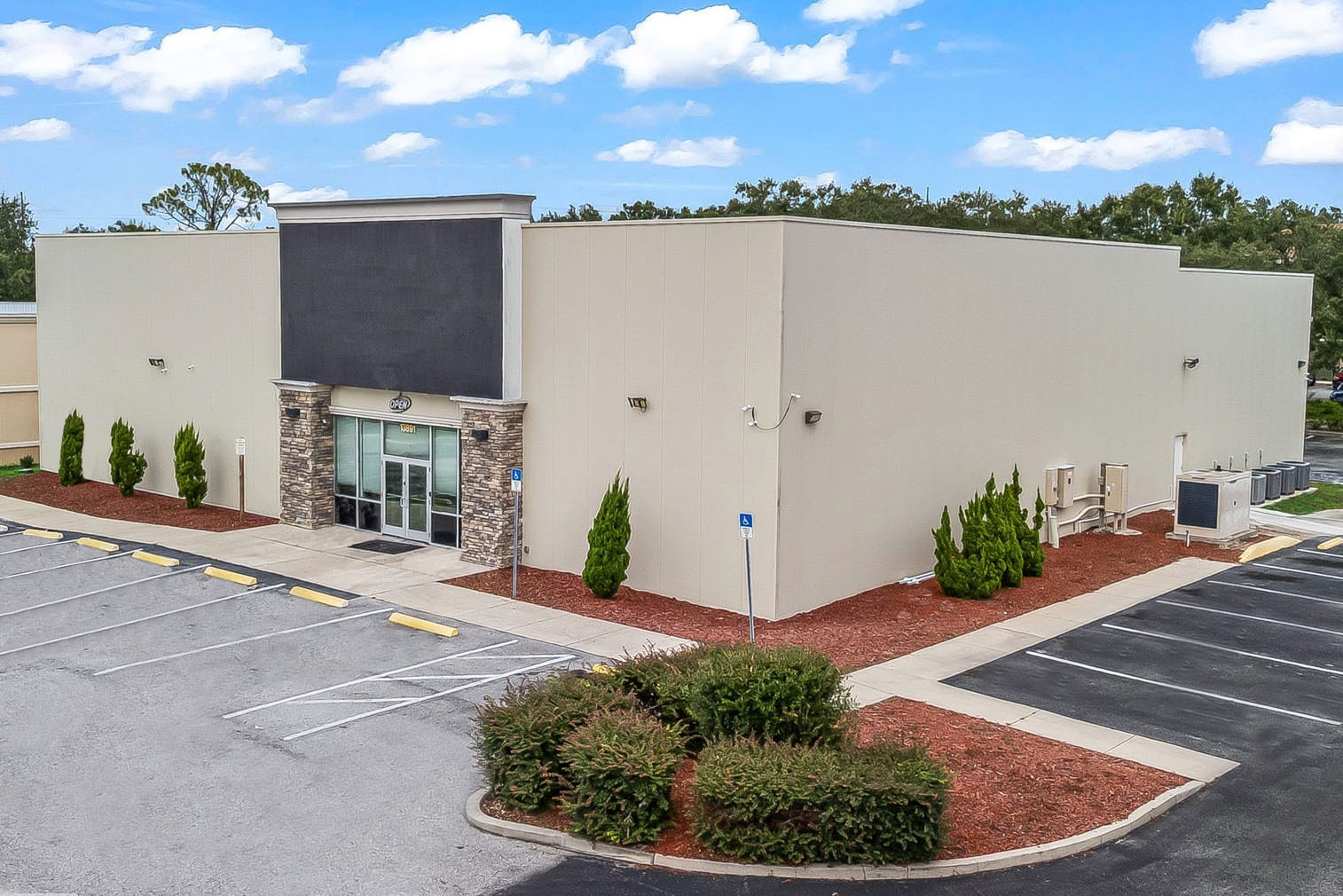 13891 N Us Highway 441, Lady Lake, FL for lease Building Photo- Image 1 of 13