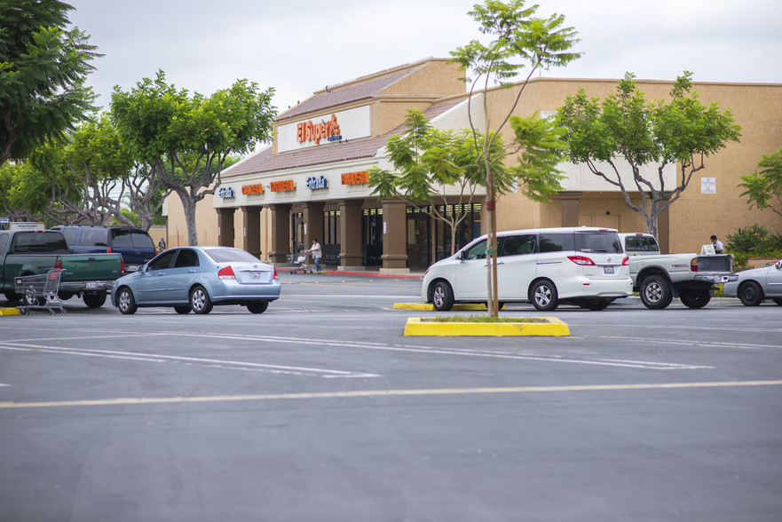 12761-12913 Harbor Blvd, Garden Grove, CA for lease - Building Photo - Image 2 of 7