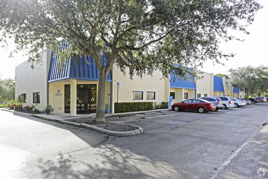 727 Commerce Dr, Venice, FL for lease - Primary Photo - Image 1 of 24