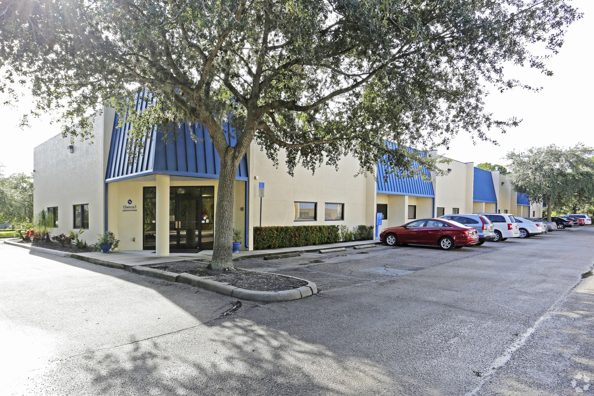 727 Commerce Dr, Venice, FL for lease Primary Photo- Image 1 of 25