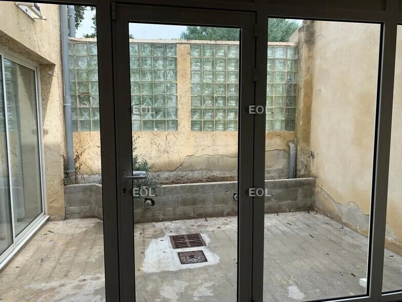 Retail in Sorgues for lease - Interior Photo - Image 2 of 4