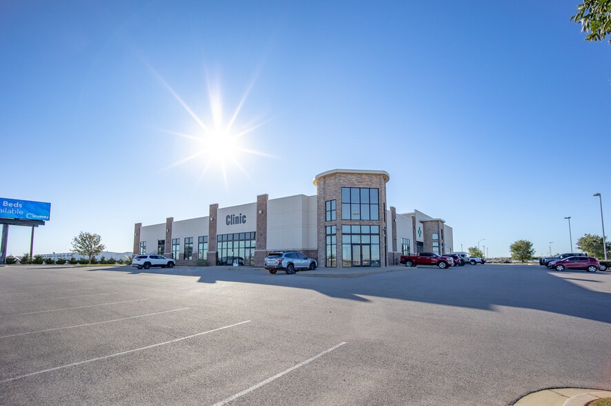 4200 Carriage Way, Weatherford, OK for sale - Building Photo - Image 2 of 84