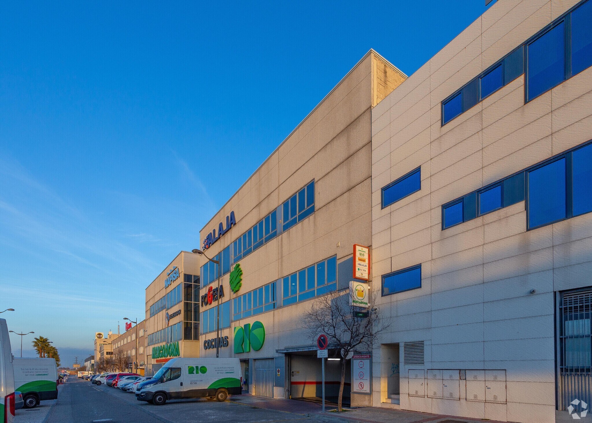 Calle Alcalde Angel Arroyo, 4, Getafe, Madrid for sale Primary Photo- Image 1 of 1