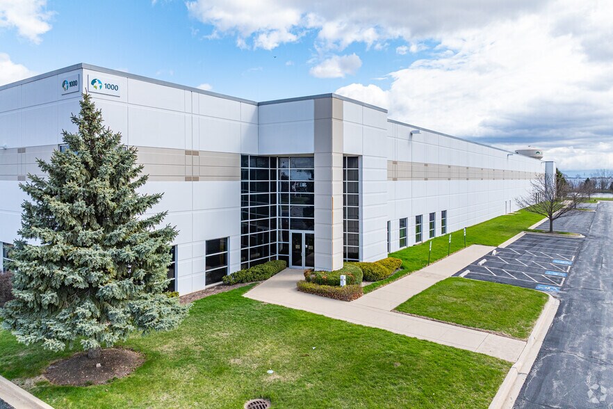 1000 Bilter Rd, Aurora, IL for sale - Primary Photo - Image 1 of 1