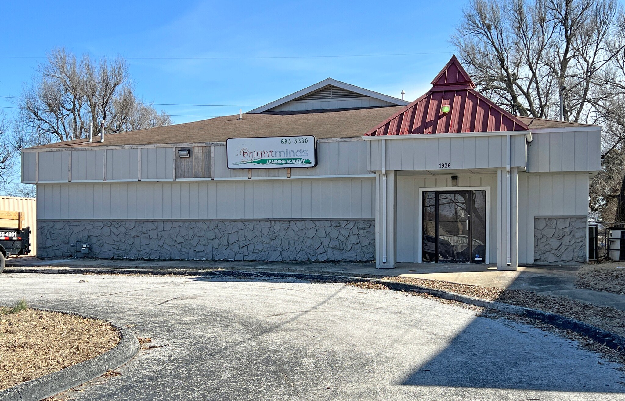 1926 S Ingram Mill Rd, Springfield, MO for sale Building Photo- Image 1 of 1