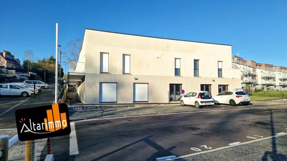 Office in Lèves for lease Building Photo- Image 1 of 9