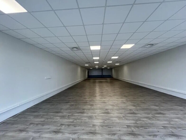 Retail in Balma for lease - Interior Photo - Image 3 of 4
