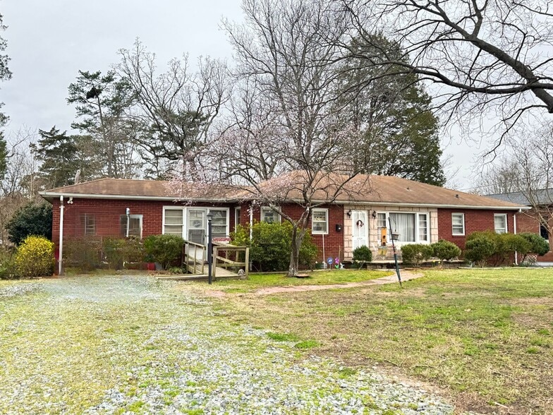2304 S Cannon Blvd, Kannapolis, NC for sale - Building Photo - Image 1 of 11