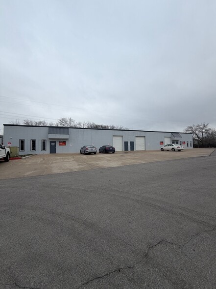 11513 Strang Line Rd, Olathe, KS for lease - Building Photo - Image 1 of 2