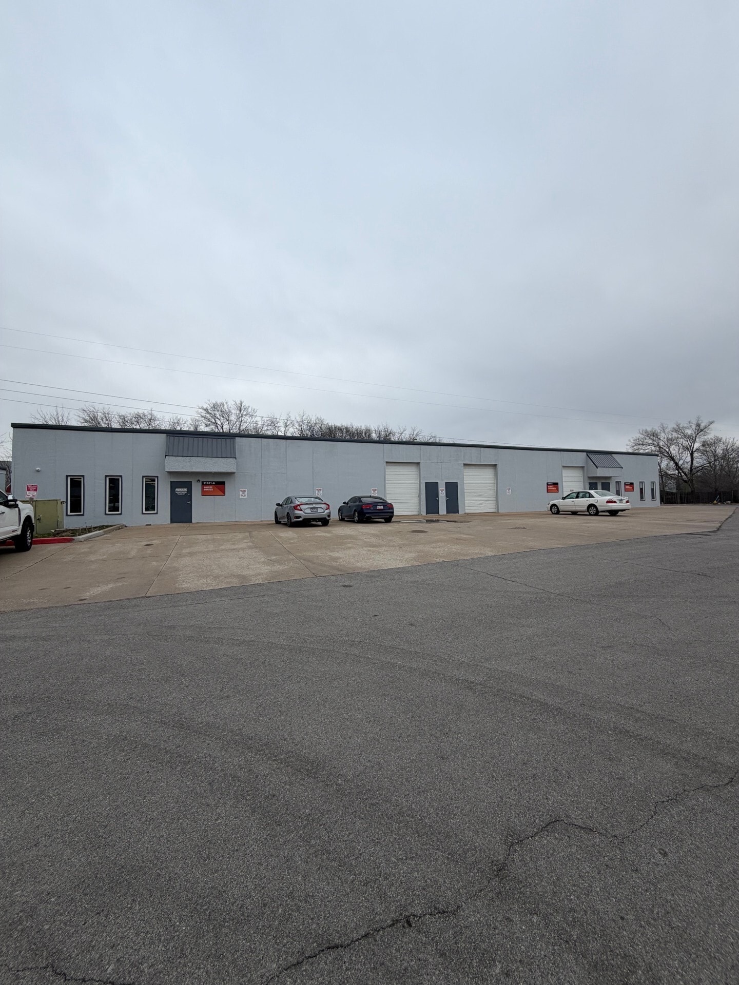 11513 Strang Line Rd, Olathe, KS for lease Building Photo- Image 1 of 3