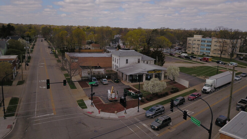 268 S State St, Elgin, IL for lease - Primary Photo - Image 1 of 10