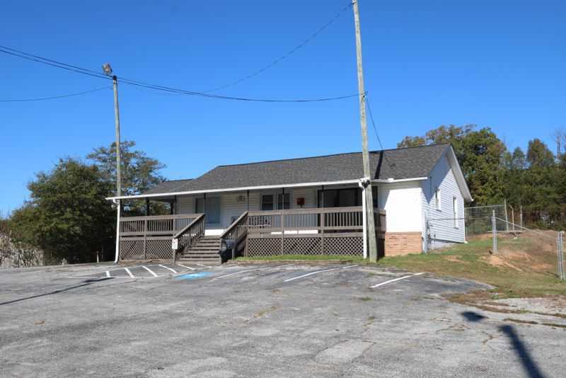 1450 W Wade Hampton Blvd, Greer, SC for lease - Building Photo - Image 3 of 5