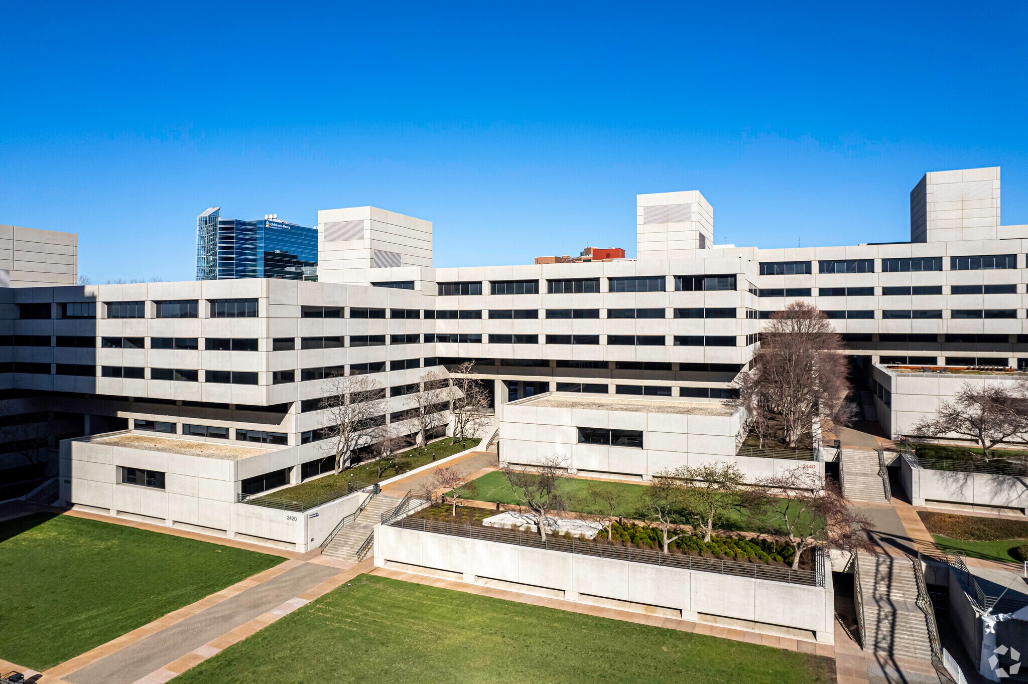 2400-2480 Pershing Rd, Kansas City, MO for lease Building Photo- Image 1 of 7