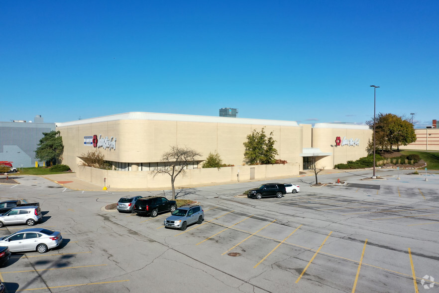 1995 Southlake Mall, Merrillville, IN for lease - Building Photo - Image 2 of 21