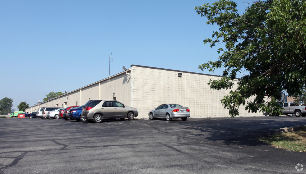 5603 W Raymond St, Indianapolis, IN for lease - Building Photo - Image 2 of 4