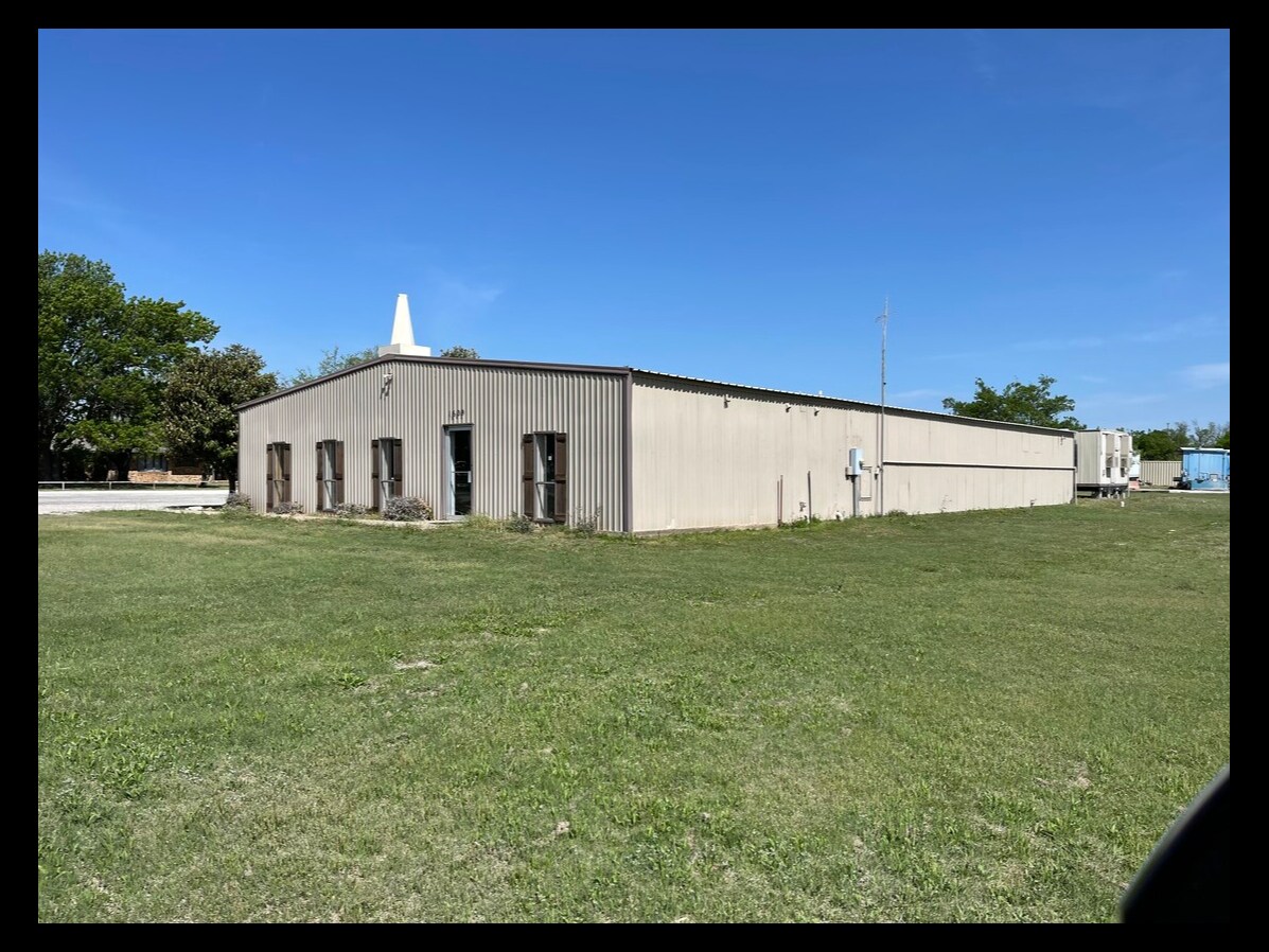 1609 Duck Creek Rd, Sanger, TX for sale Primary Photo- Image 1 of 1