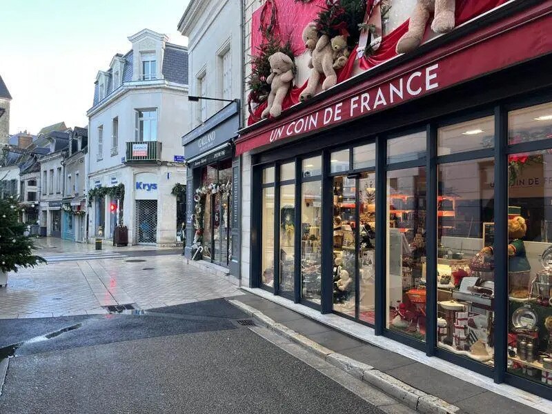 Retail in Amboise for sale Building Photo- Image 1 of 4