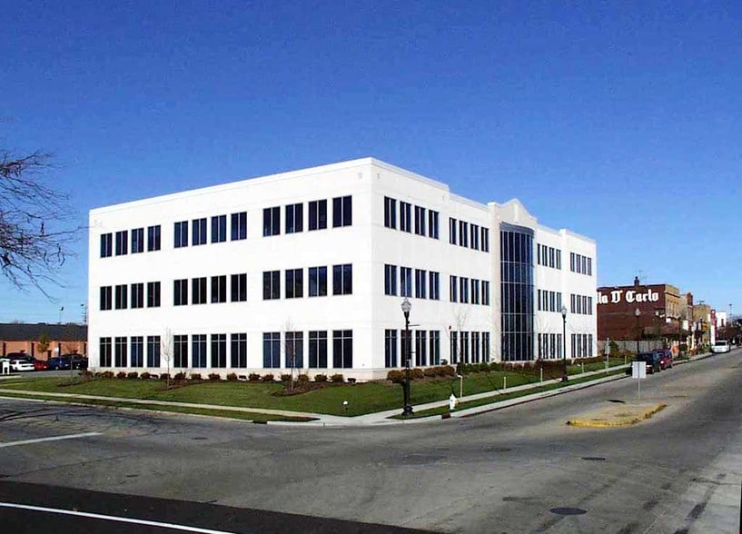 600 52nd St, Kenosha, WI for lease - Building Photo - Image 2 of 24