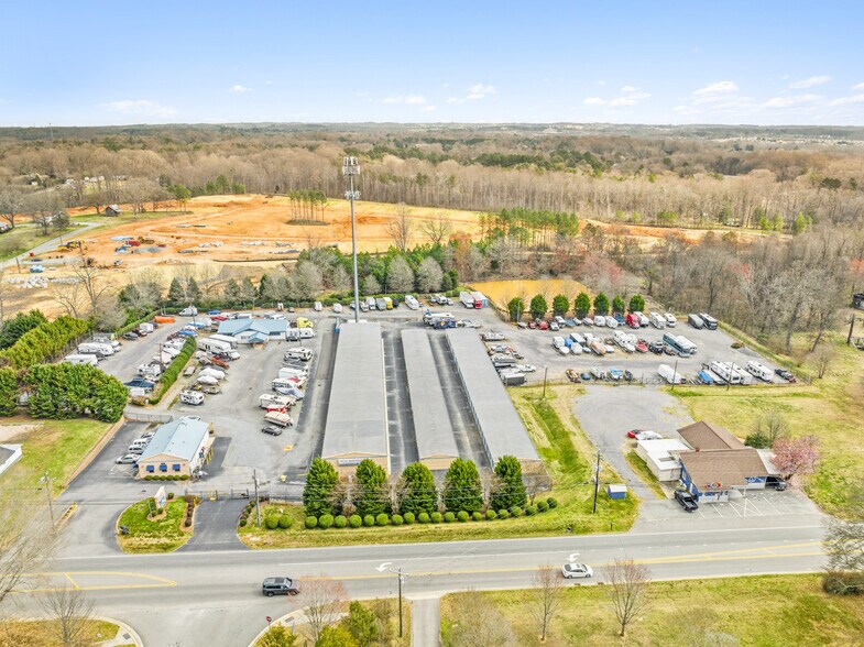 9220 Beatties Ford Rd, Huntersville, NC 28078