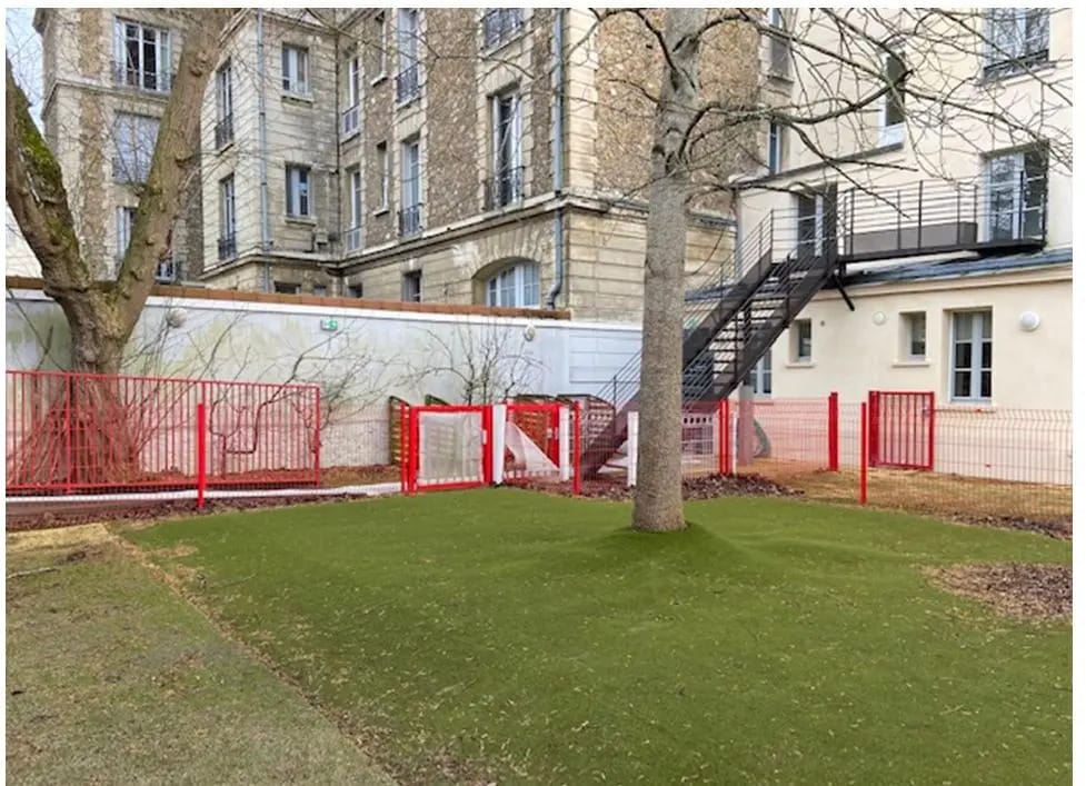 Office in Versailles for lease Building Photo- Image 1 of 10