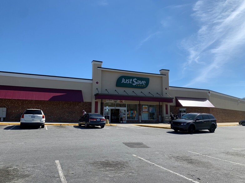 531 W Meadowview Rd, Greensboro, NC for lease - Building Photo - Image 2 of 5