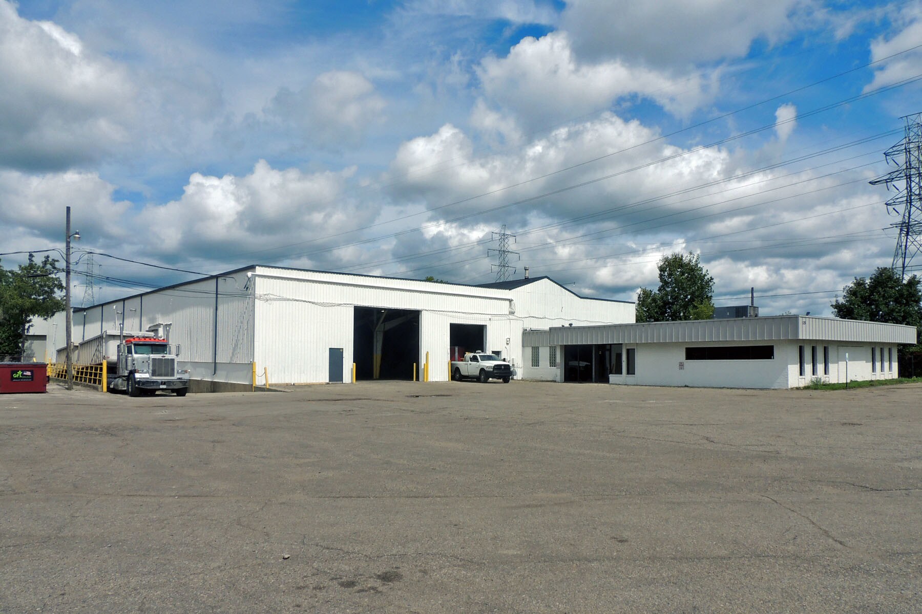 125 E Columbia Ave, Pontiac, MI for sale Primary Photo- Image 1 of 1