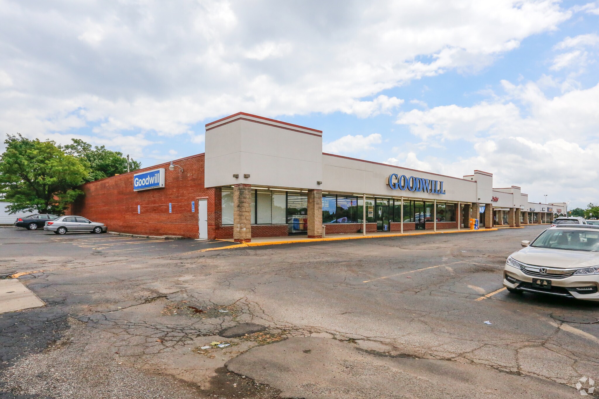 89-163 Allison Ave, Xenia, OH 45385 - Xenia Plaza | LoopNet