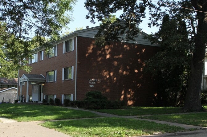 1718 C Ave NE, Cedar Rapids, IA for sale Building Photo- Image 1 of 1