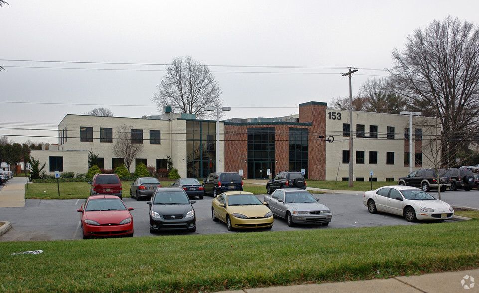 153 E Chestnut Hill Rd, Newark, DE for lease - Building Photo - Image 3 of 7