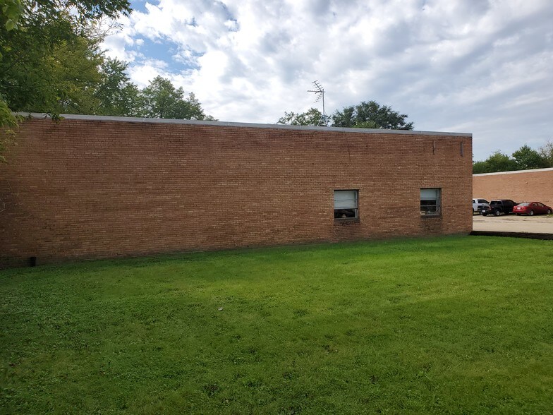 33W447 Roosevelt Rd, West Chicago, IL for sale - Building Photo - Image 2 of 7