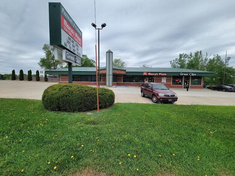 3032 Ansborough Ave, Waterloo, IA for lease - Building Photo - Image 1 of 4