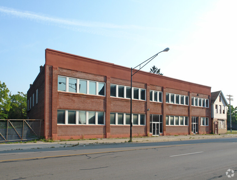 642 Broadway St, Buffalo, NY for lease - Primary Photo - Image 1 of 6