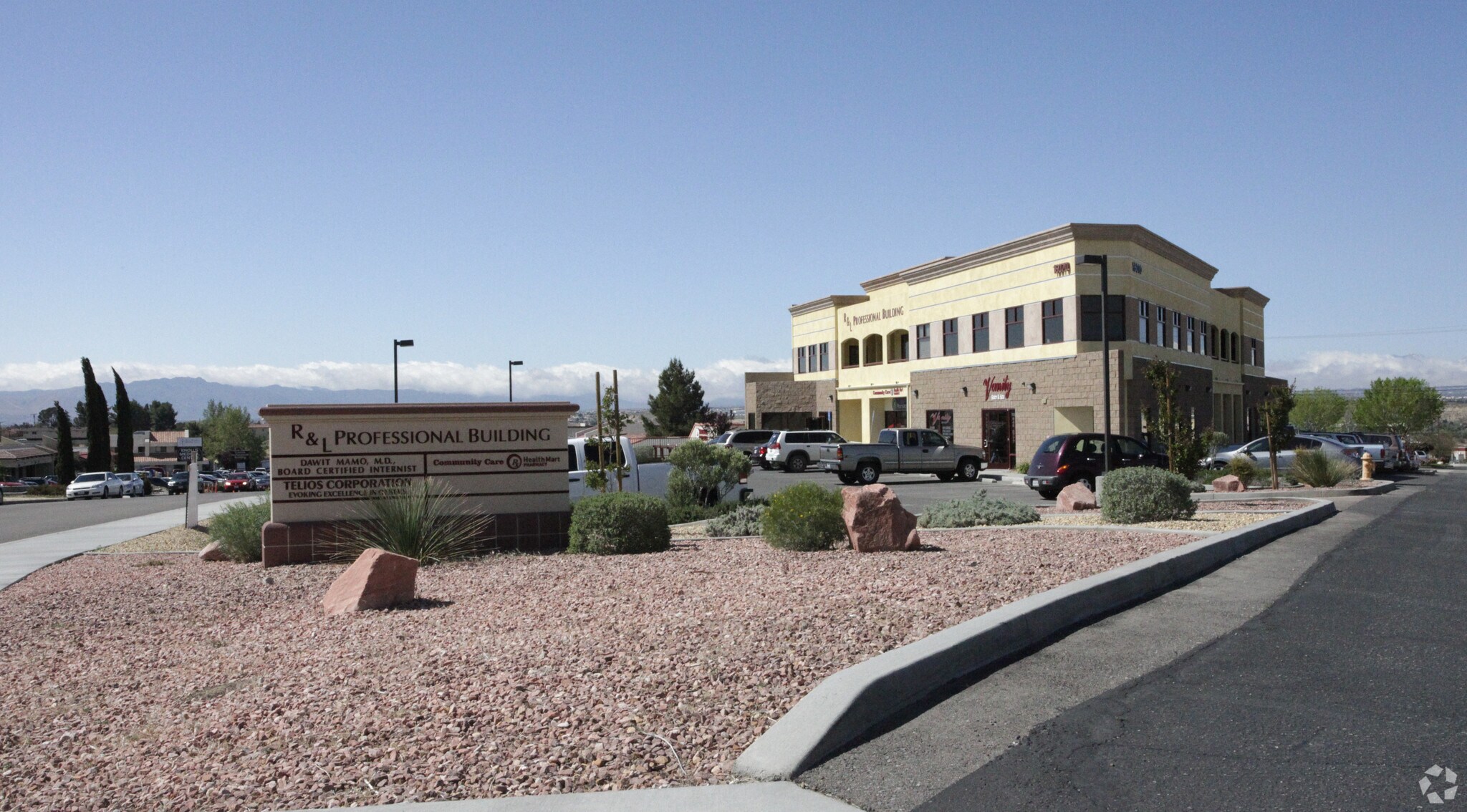 16070 Tuscola Rd, Apple Valley, CA 92307 R & L Professional Building