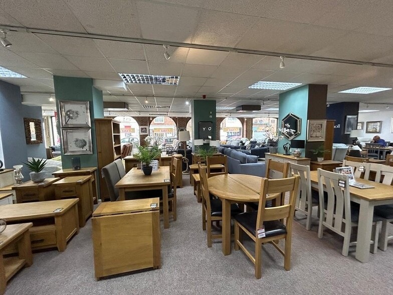 Town Ln, Newport for lease - Building Photo - Image 2 of 4