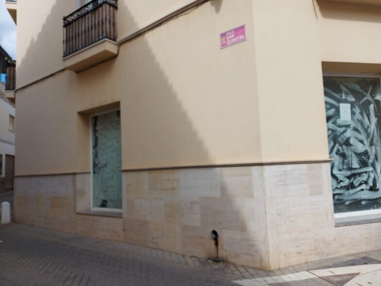 Retail in Berja for lease - Building Photo - Image 2 of 5