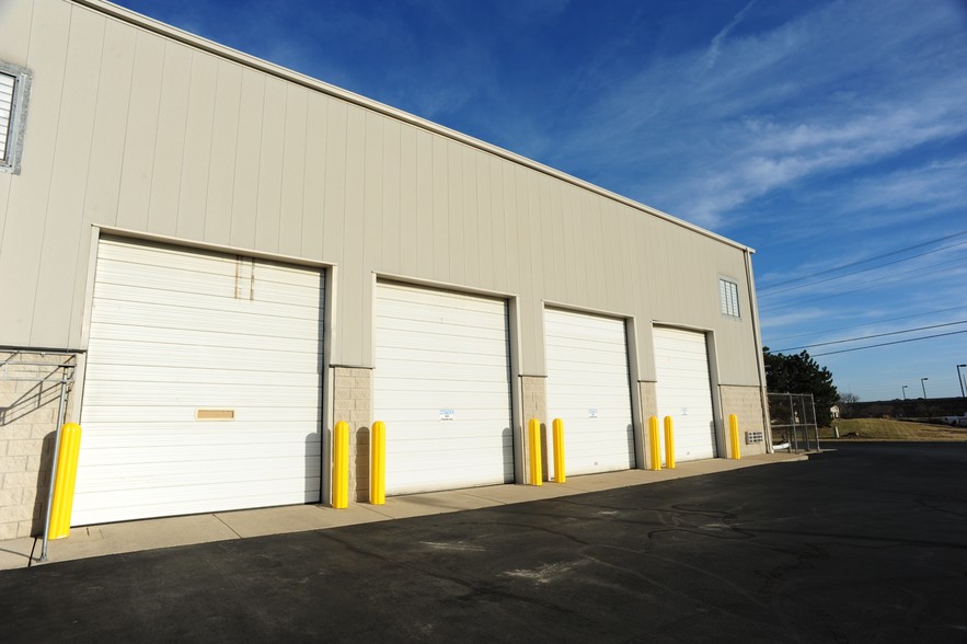 655 Dearborn Park Ln, Worthington, OH for lease - Building Photo - Image 3 of 15