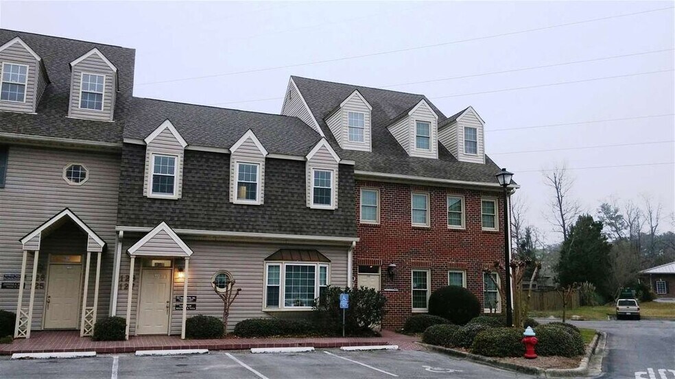 825 Gum Branch Rd, Jacksonville, NC 28540