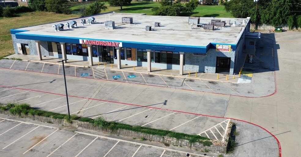3100 Las Vegas Trl, Fort Worth, TX for lease - Building Photo - Image 1 of 2