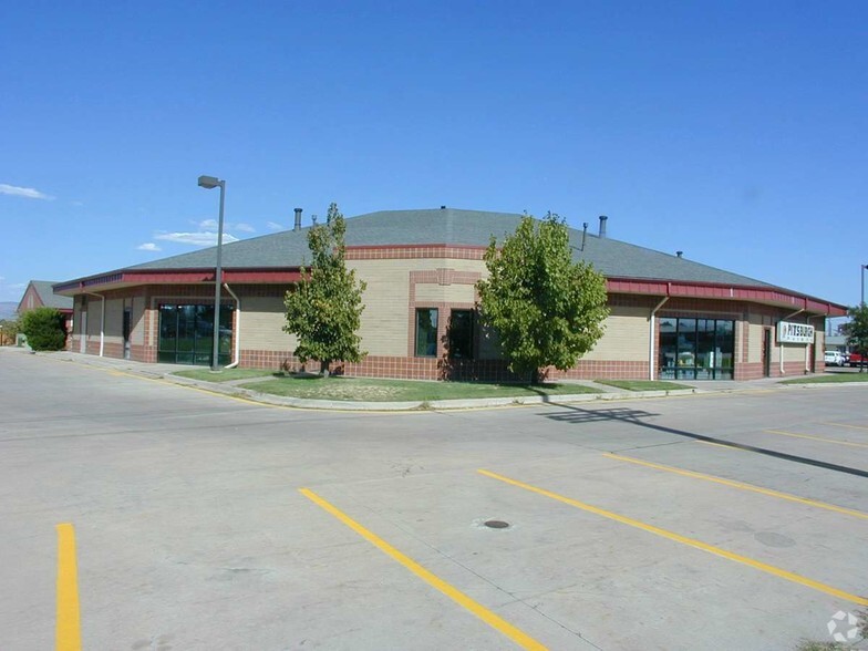 3701 S Santa Fe Dr, Sheridan, CO for lease - Building Photo - Image 2 of 6