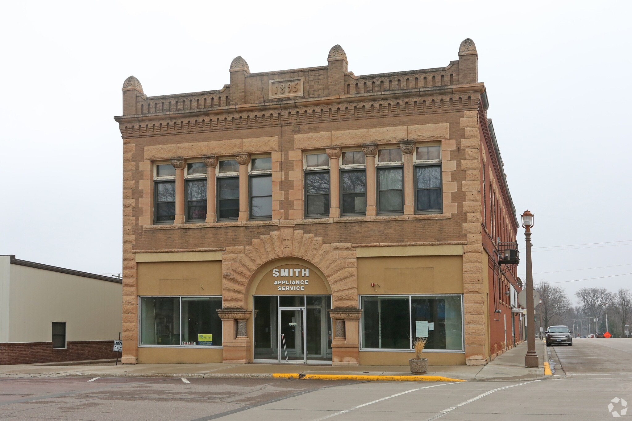 355 9th St, Windom, MN for sale Primary Photo- Image 1 of 1