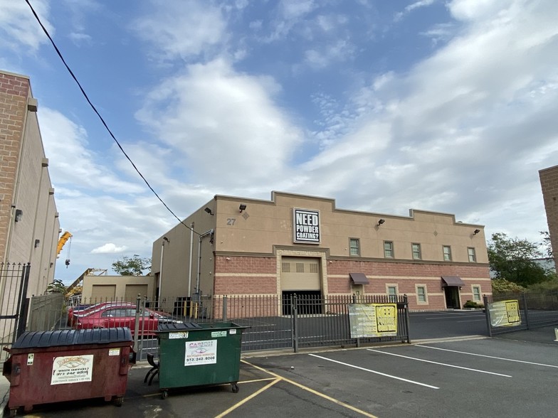 27 Libella Ct, Newark, NJ for sale - Building Photo - Image 1 of 1