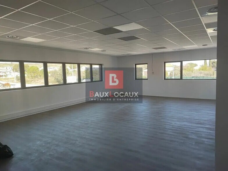 Office in Lançon-Provence for sale - Building Photo - Image 3 of 4