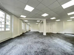 Office in Paris for lease Interior Photo- Image 2 of 7