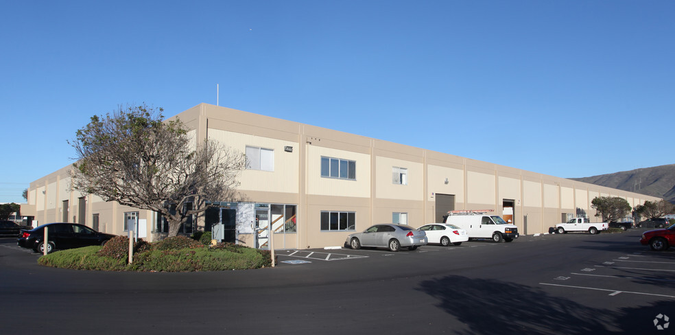 251-277 Wattis Way, South San Francisco, CA for lease - Building Photo - Image 3 of 6